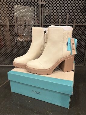 TOMS Rya Cream Leather Chunk Heel Ankle Boots